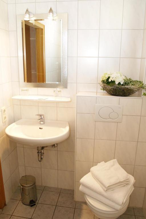 Hotel Haus Gertrud Зимерат Стая снимка
