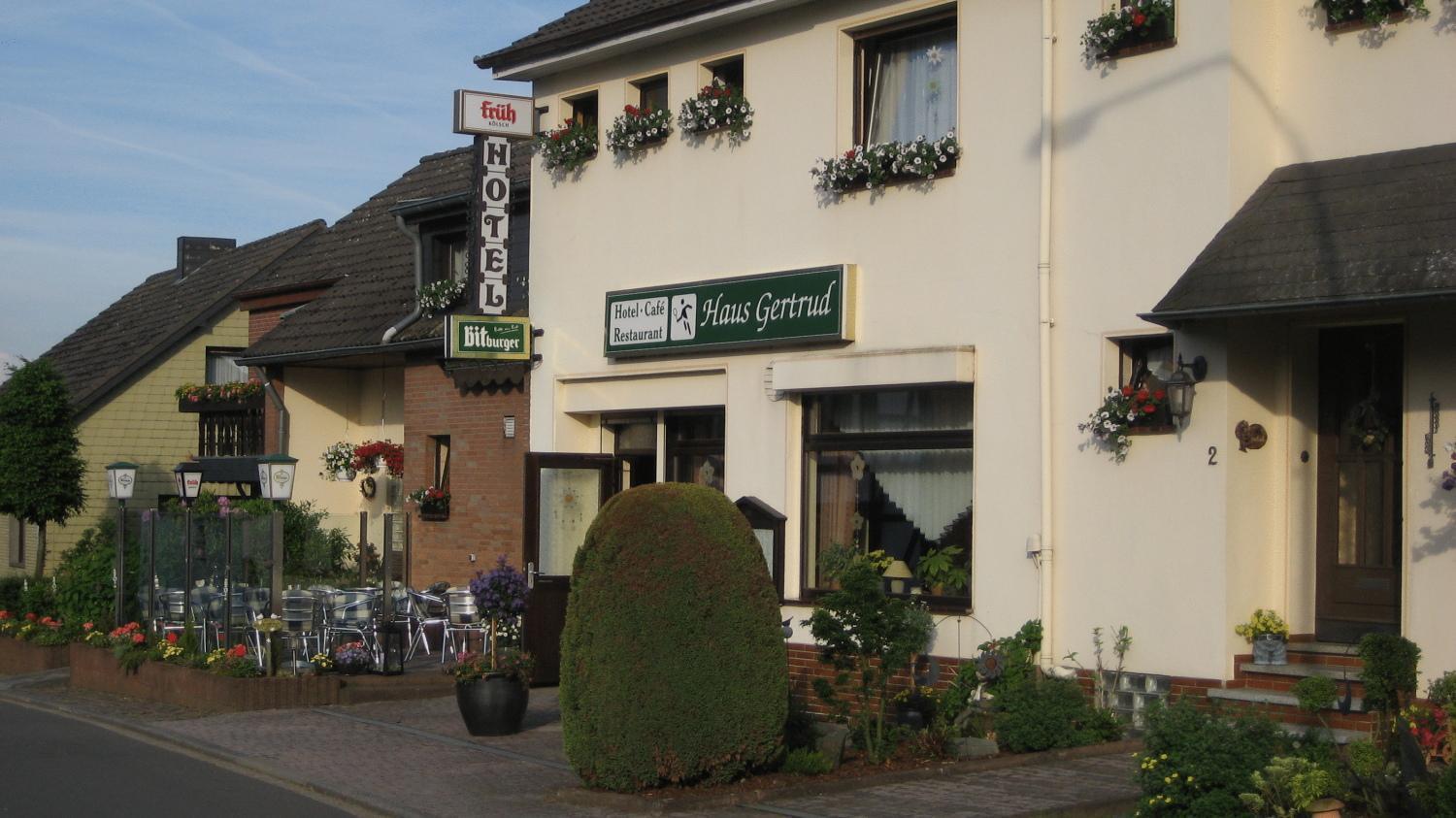 Hotel Haus Gertrud Зимерат Екстериор снимка