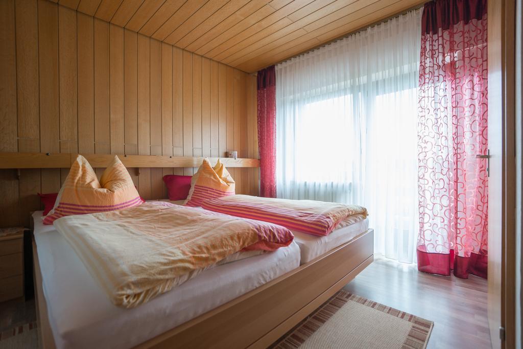 Hotel Haus Gertrud Зимерат Екстериор снимка