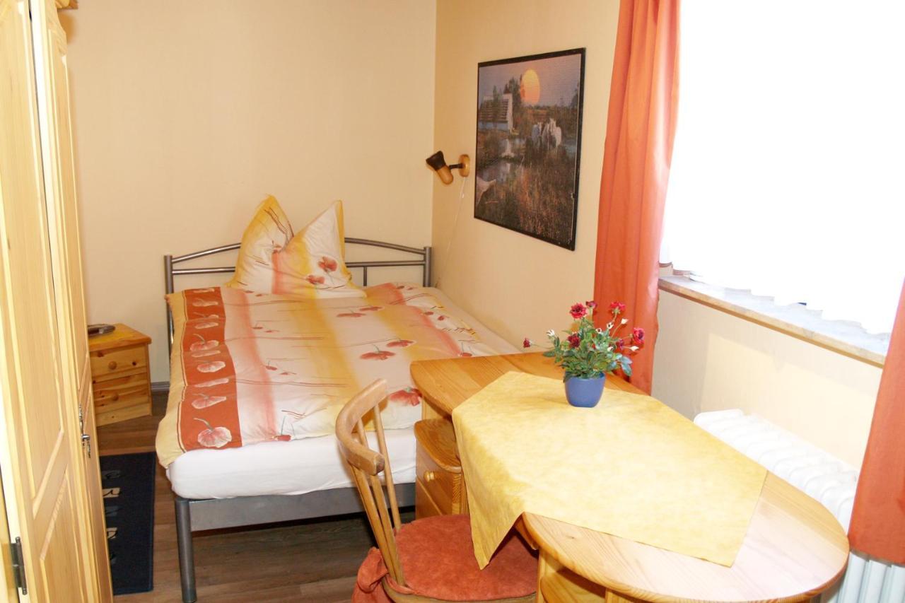 Hotel Haus Gertrud Зимерат Стая снимка
